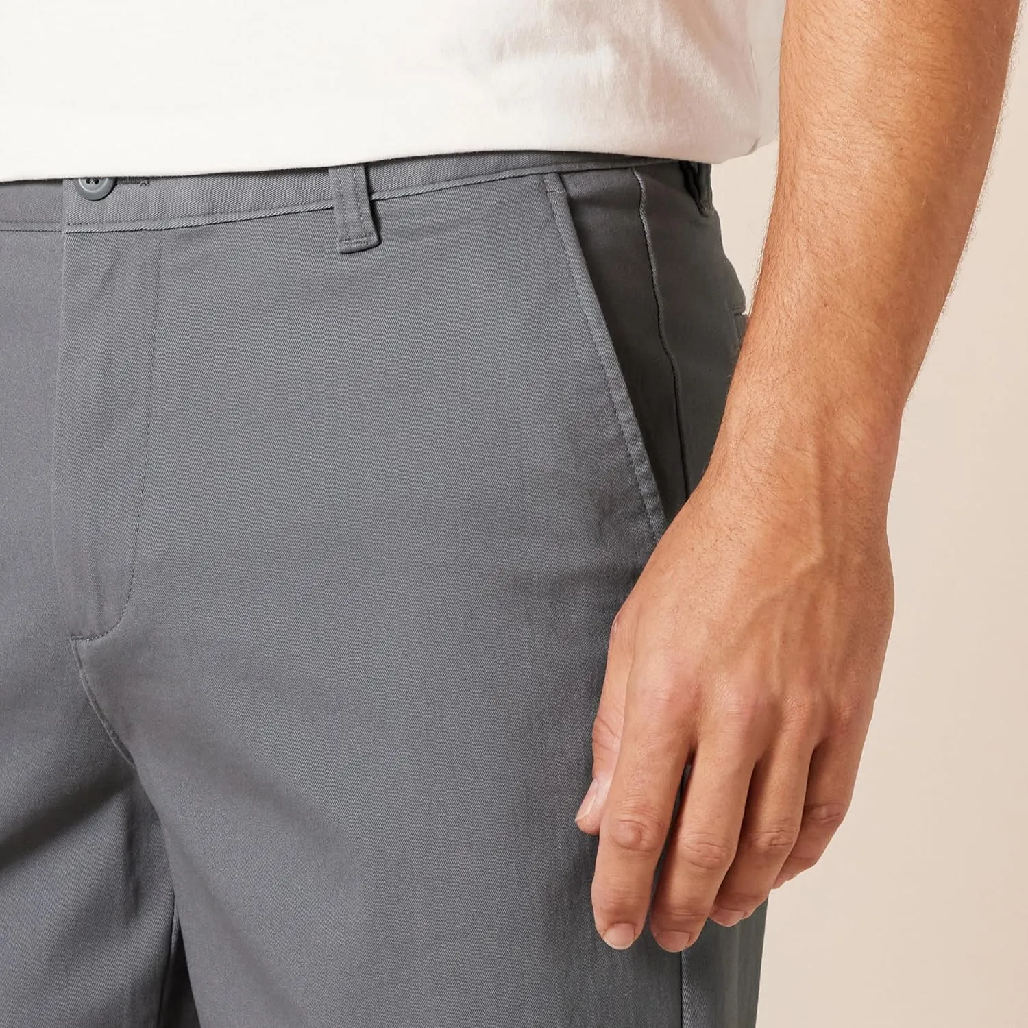 Amazon Essentials Men's Slim-Fit 11" Flat-Front Comfort Stretch Chino Short