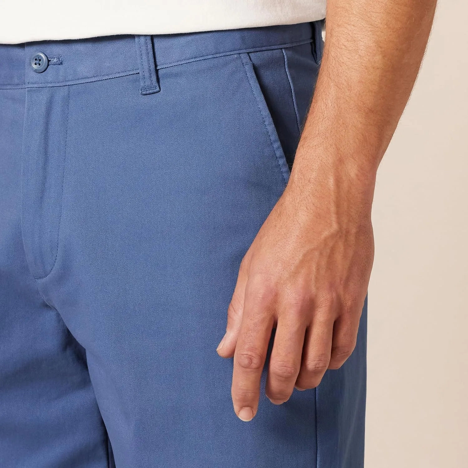 Amazon Essentials Men's Slim-Fit 11" Flat-Front Comfort Stretch Chino Short