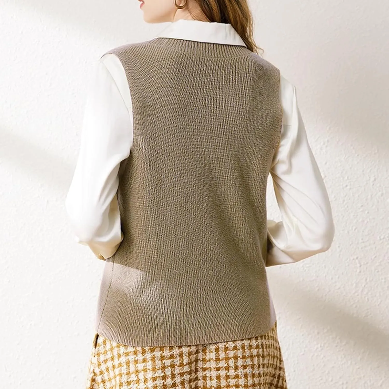 Blostirno Women's Sweater Vest V Neck Knit Pullover Vests Trendy Solid Knitwear Sleeveless Sweaters Tops
