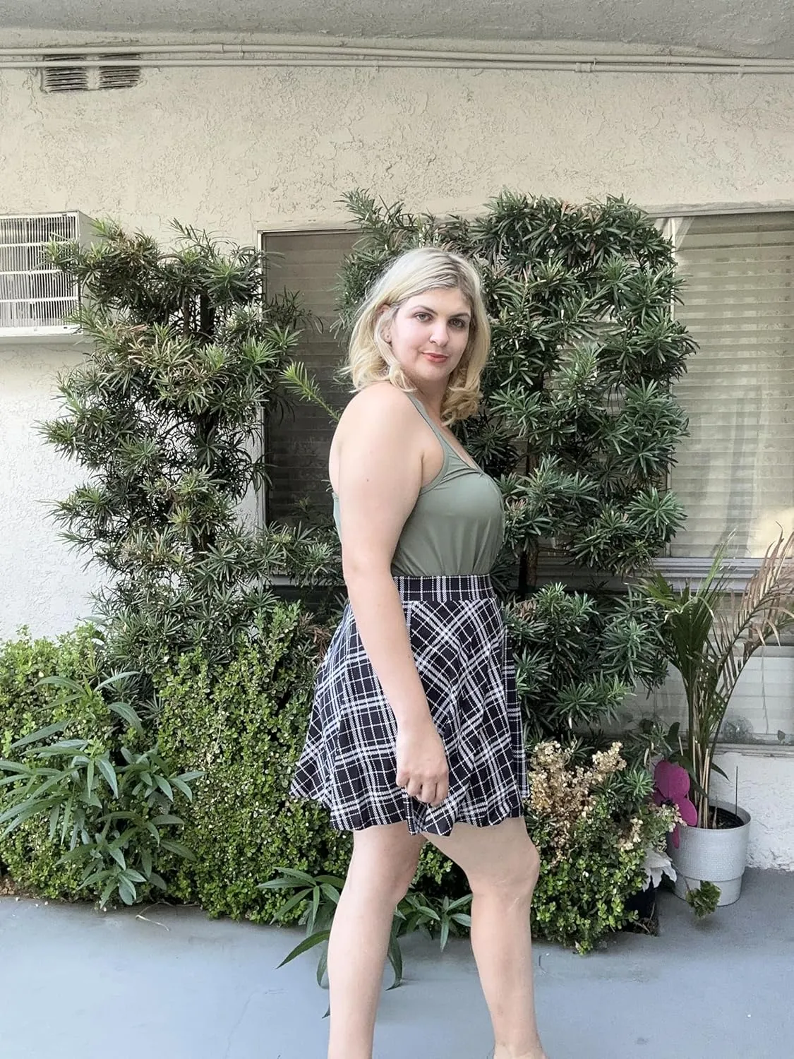 Hanna Nikole Women Plus Size Casual Mini Skater Skirt Elastic Lining High Waist Basic Flared Skorts Pleated with Pocket