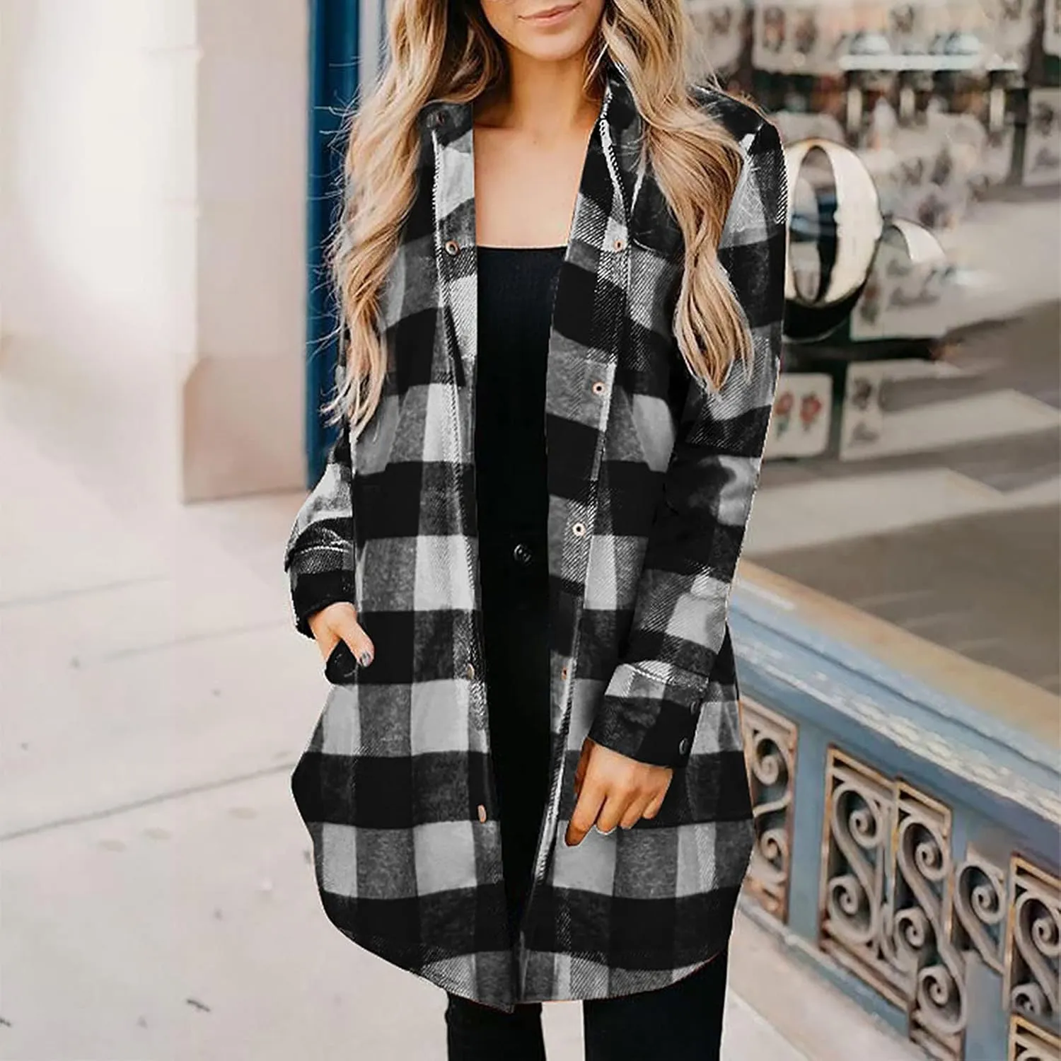 Plaid Button Down Shirts for Women Oversized Long Sleeve Flannel Jackets Loose Fit Fall Tops Hoodies with Pocket